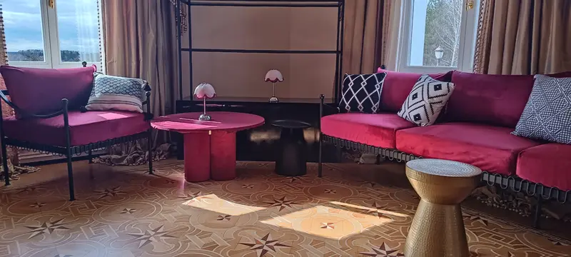 Подушка декоративная Черным по белому 4